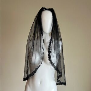 NWOT Black Lace Veil.